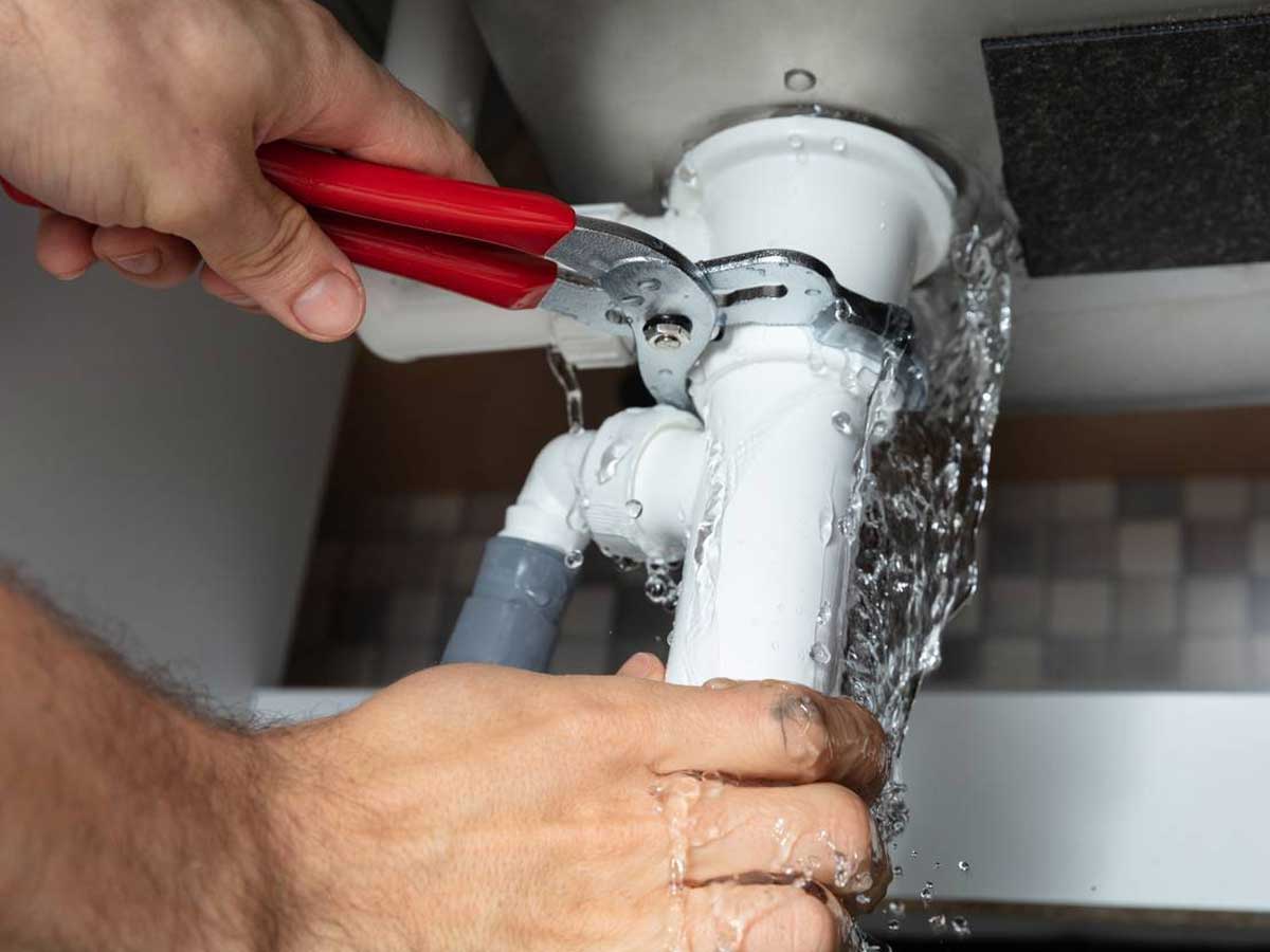 Intervention de plomberie pour une fuite d'eau